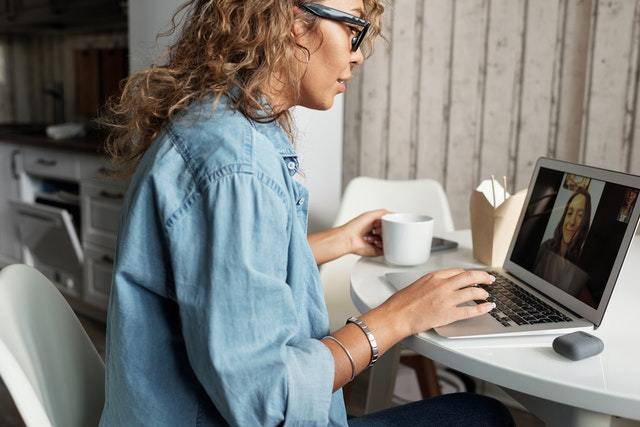 5 Ways To Stay Connected This Thanksgiving - California Gummy Bears